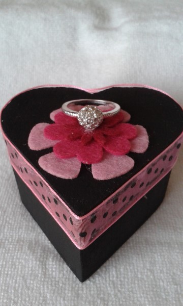 £4 Heart 7cm x 7cm x 3.6cm £4 Heart 7cm x 7cm x 3.6cm